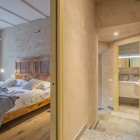 デル ドゥーカ アパート